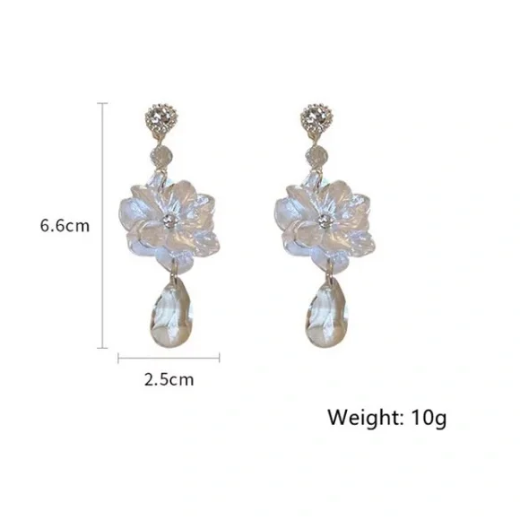 Gorgeous Big White Earrings - Picture 4 of 4